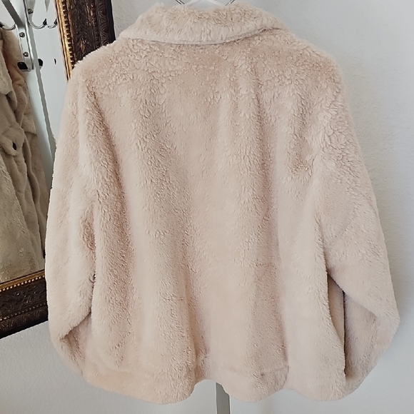 Ci Sono Bone Tan Color Button Up Furry Fur Womens Coat - 2X - Picture 11 of 15